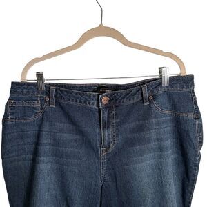 AZ Denim Women’s Jeans Capris Size 18W Medium Wash